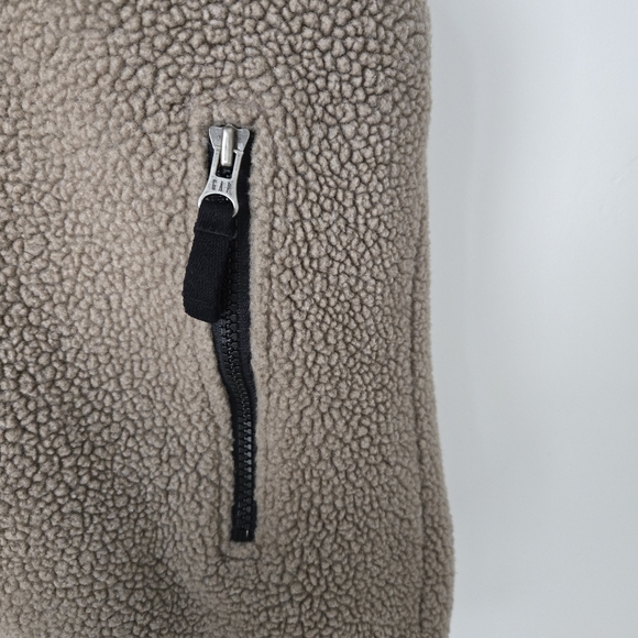 GAP Fleece Sherpa Oversized Vest - Picture 5 of 6
